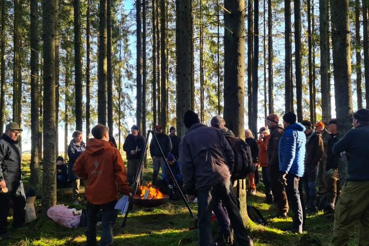 Vellykket familieskogdag for store og små