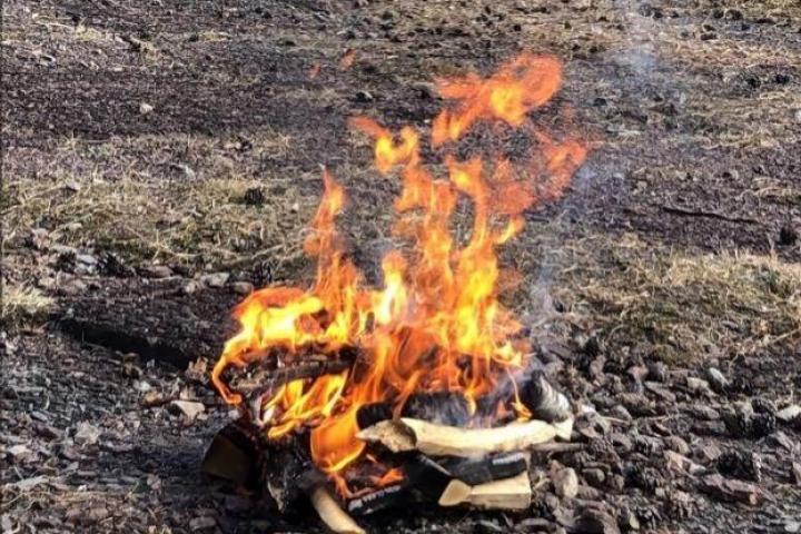 Ber turfolk droppe båltenning