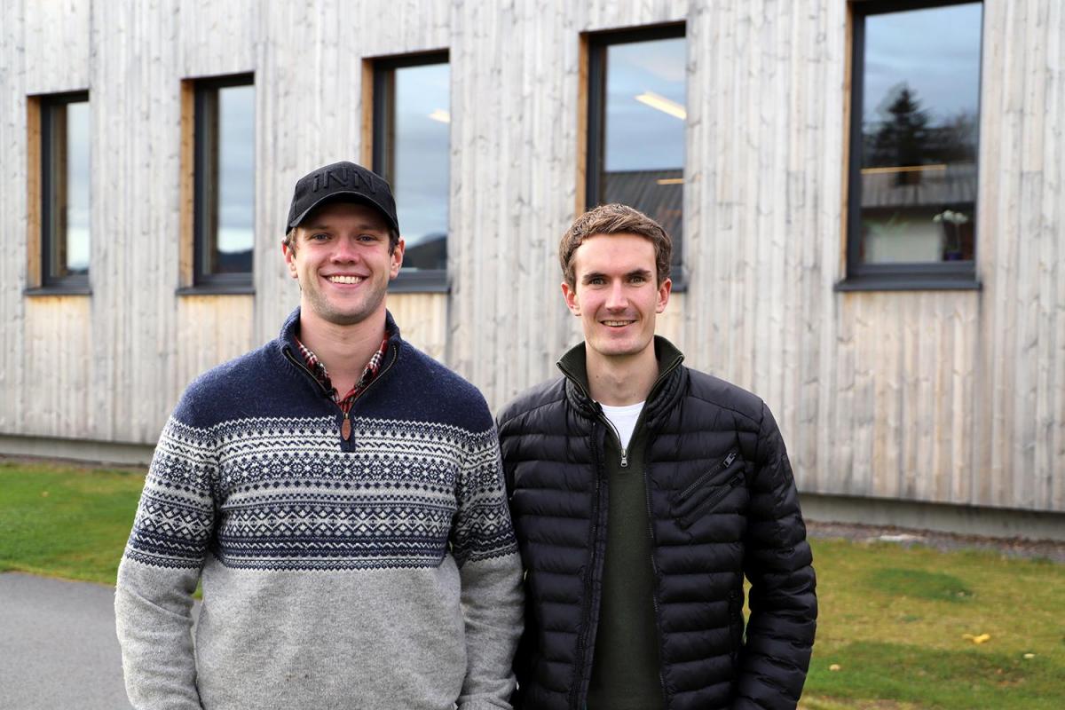 Pål Dalberg og Simen Haugom Nordengen, studenter ved Evenstad