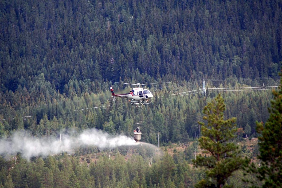 Skoggjødsling med helikopter