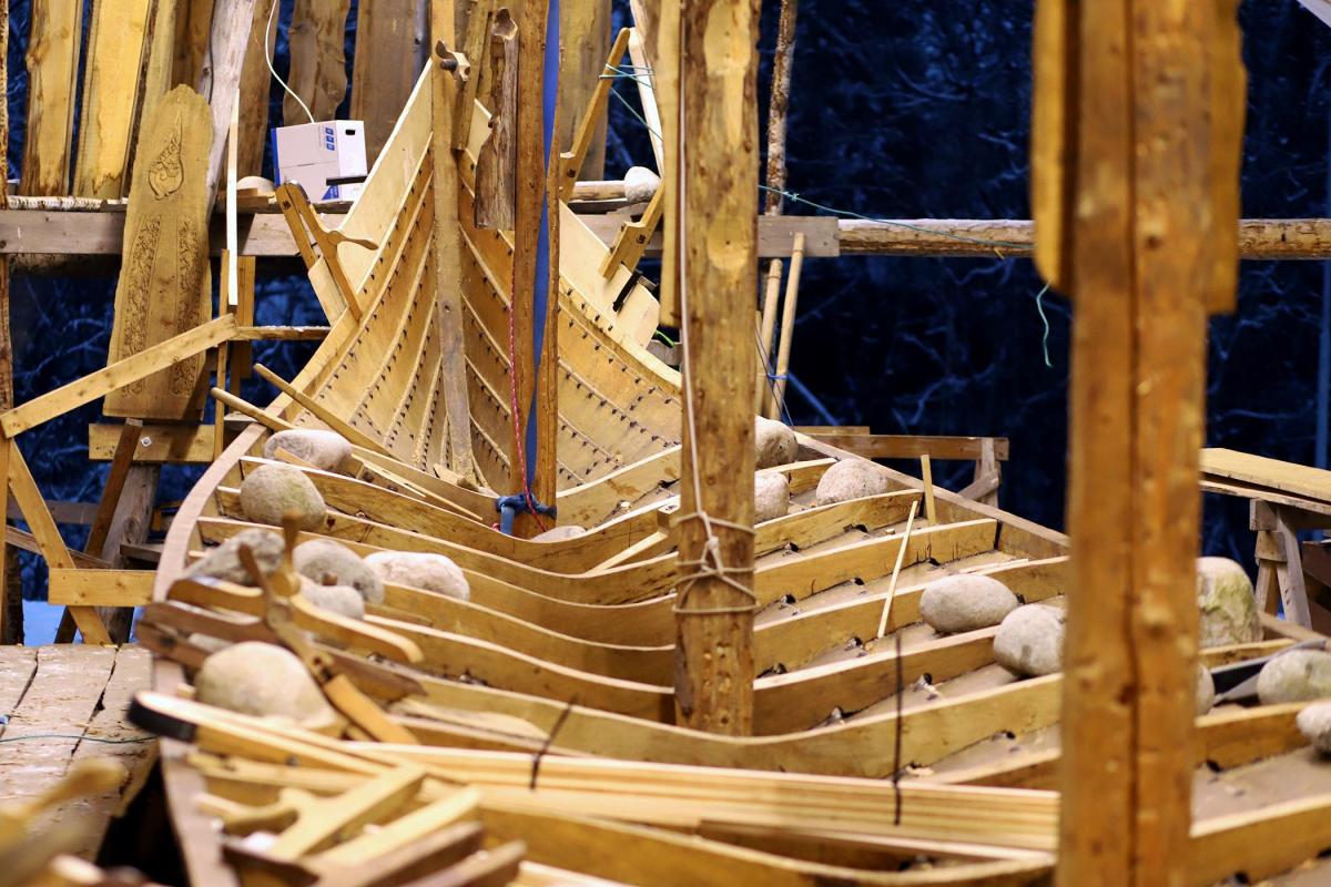 Vikingskipet som bygges av Hardraade Vikingskipforening