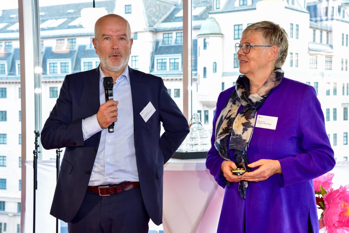 Jan Tore Meren, styreleder i NWC, og Berit Sanness, klyngeleder i NWC