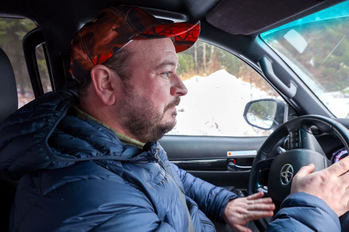 Ole Mathias Fjeldskogen i Toyota Hilux, pickup arbeidsbil