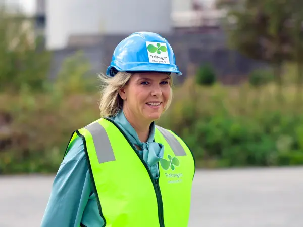 Frp-leder Sylvi Listhaug er klar på at saksbehandlingen av søknaden om utslippstillatelse til tremassefabrikken på Hønefoss har tatt altfor lang tid.