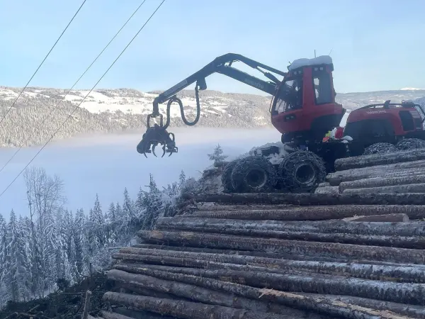 Valdres Skog med Mikal Råheim i spissen har investert i taubaneutstyr fra Østerrike. Lørdag 17. januar var det demonstrasjon med taubanen i Nord-Aurdal.