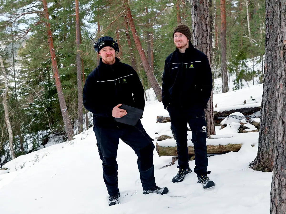 Geir Atle Wiik og Emil Elfman har jobbet mange år i skogen, men aldri opplevd å bli hindret i den viktige jobben de gjør. På Vestnebba i Ås måtte politiet sende vekk aktivister flere ganger i starten av februar.